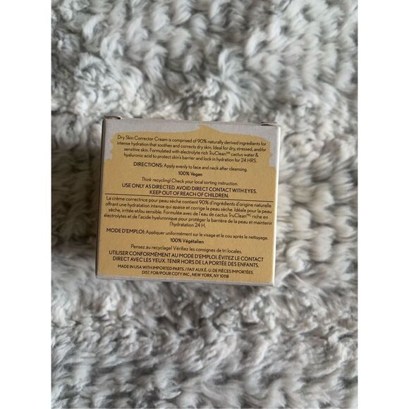 Covergirl Dry Skin Corrector Cream - Picture 2 of 3